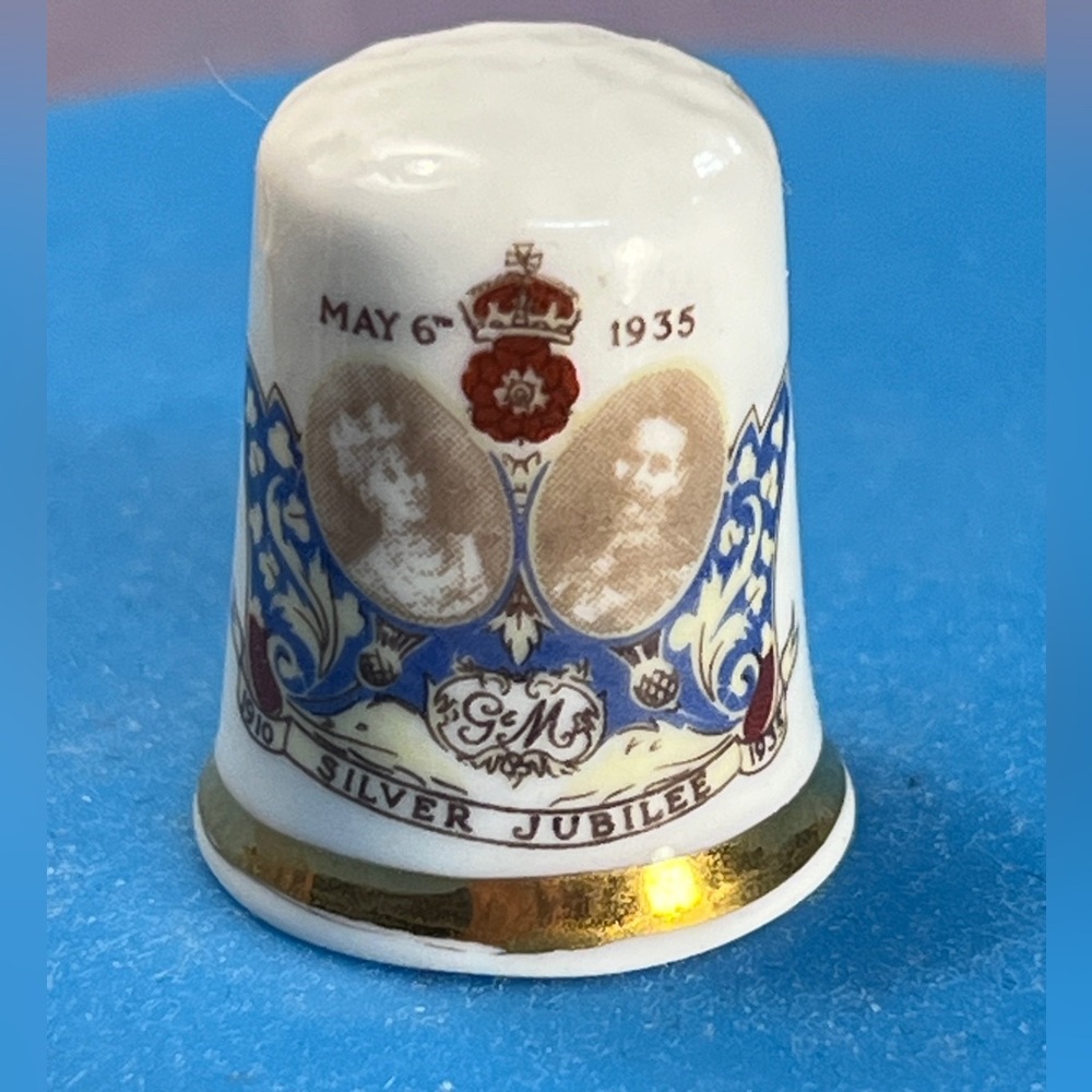 Vintage Finsbury Bone China Thimble - King George V Silver Jubilee 1935